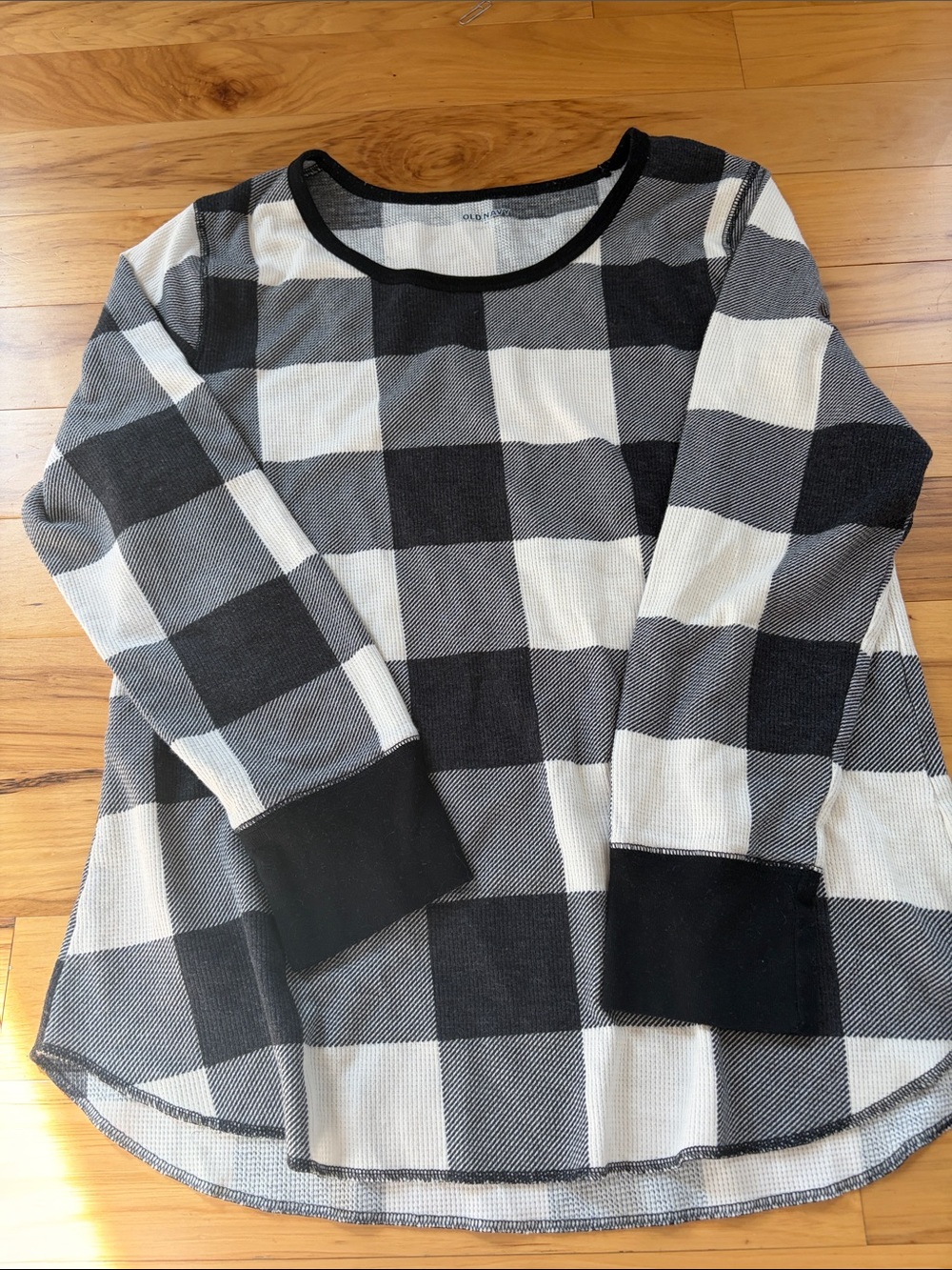 Old Navy Black and White Buffalo Plaid Long Sleeve Top